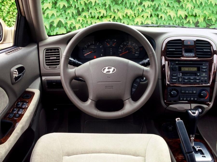  Hyundai Sonata 2001 года  (US) (фото 4 из 8)
